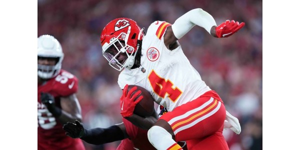 Patrick Mahomes går in på planen för att ta vinsten lätt